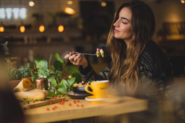 MD News Daily - How Dinner Plays a Vital Role in Your Sleep MD News Daily - How Dinner Plays a Vital Role in Your Sleep