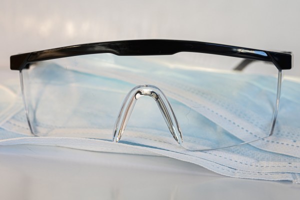 MD News Daily- Wearing Eyeglasses May Reduce Susceptibility to Coronavirus