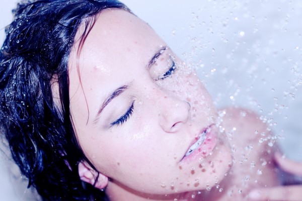 MD News Daily - Should You Was Your Face in the Shower? Here’s What Experts Say