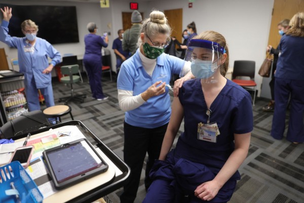 Alaska Health Care Workers, Experiences Allergic Reactions After being Administered by Pfizer’s COVID-19 Vaccine Alaska Health Care Workers, Experiences Allergic Reactions After being Administered by Pfizer’s COVID-19 Vaccine
