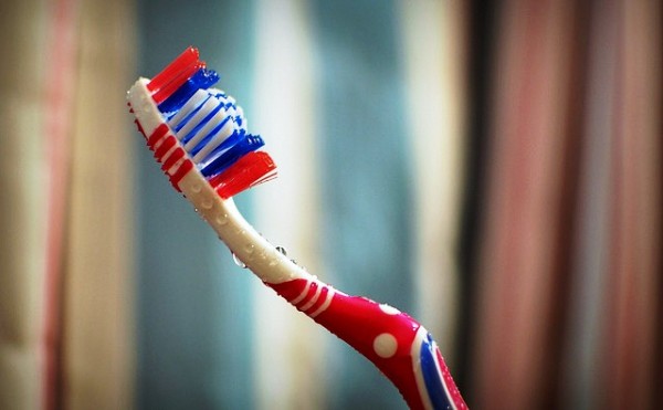 Toothbrushes Kept in Bathrooms are Contaminated by Fecal Germs and Bacteria Toothbrushes Kept in Bathrooms are Contaminated by Fecal Germs and Bacteria