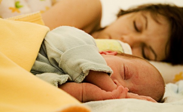 Never Sleep with Your Baby in the Bed, Advise Researchers