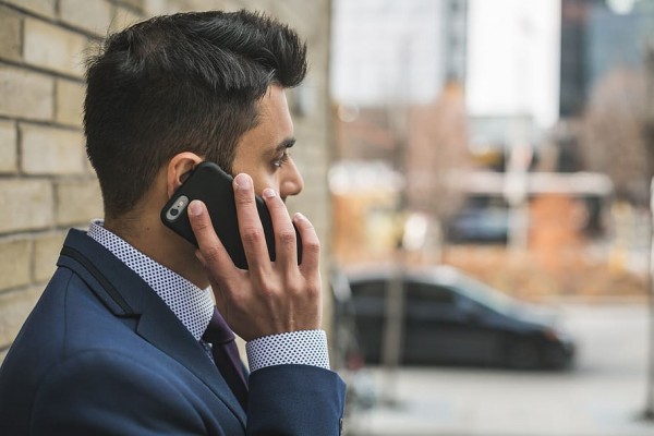 MD News Daily - Contact tracer on the phone MD News Daily - Contact tracer on the phone