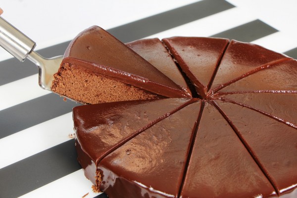 MD News Daily - How can Chocolate Cake for Breakfast Help in Weight Loss? Here are 4 Easy Ways