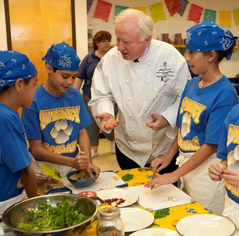 Healthy Habits Program Promotes Nutrition and Fitness in 16 L.A. schools Healthy Habits Program Promotes Nutrition and Fitness in 16 L.A. schools